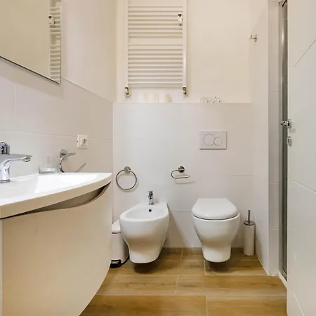 Italianflat - Elegant 2 Bedrooms With Balcony, 5 Min Walking From Arena